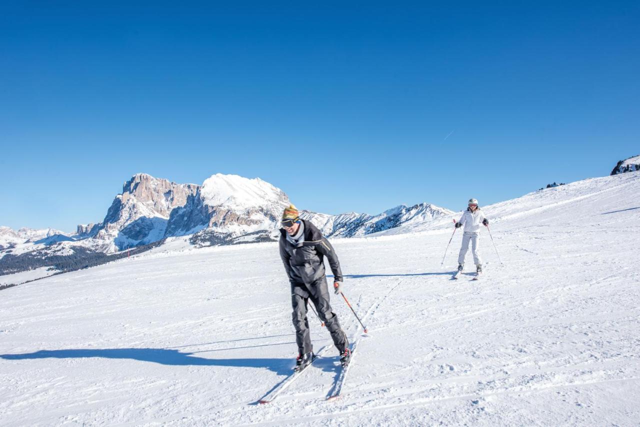 Hotel Goldknopf Alpe Di Siusi Eksteriør bilde